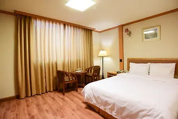 Gwangalli Utopia Tourist